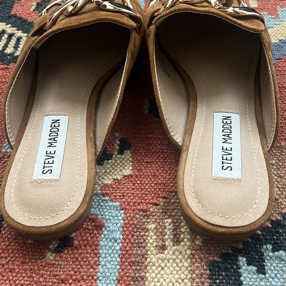 Steve Madden Finn Chain Pointed Toe Loafer - Picture 5 of 8